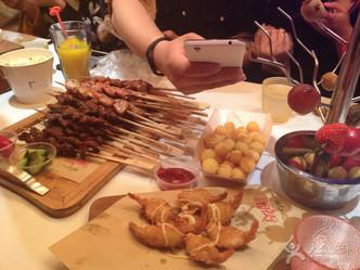 大菠萝福利软件儀說了"人是鐵飯是鋼一頓不吃餓得慌吃太飽不好"